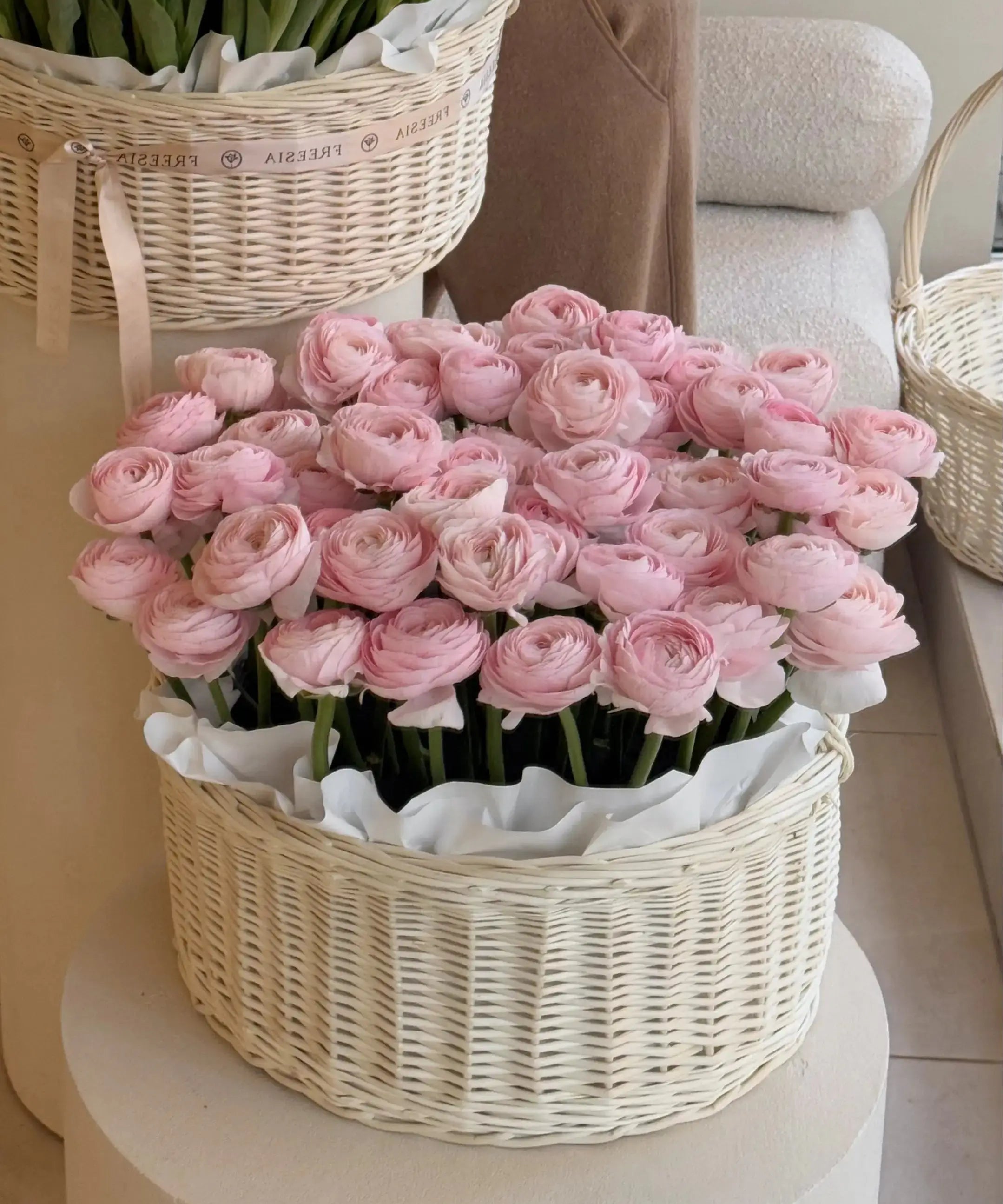Ранункулюс у кошику - Freesia