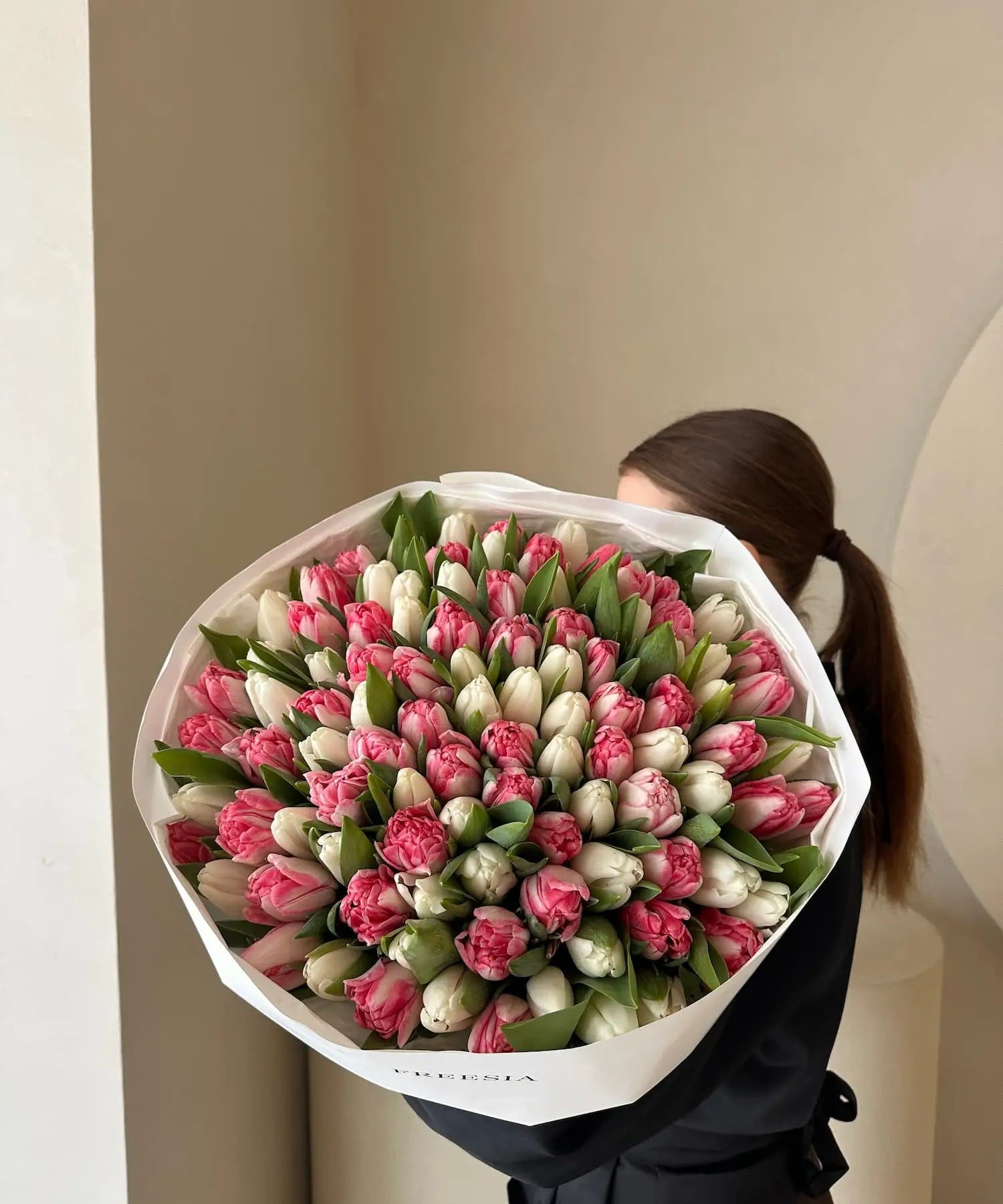 Букет з тюльпанів - Freesia