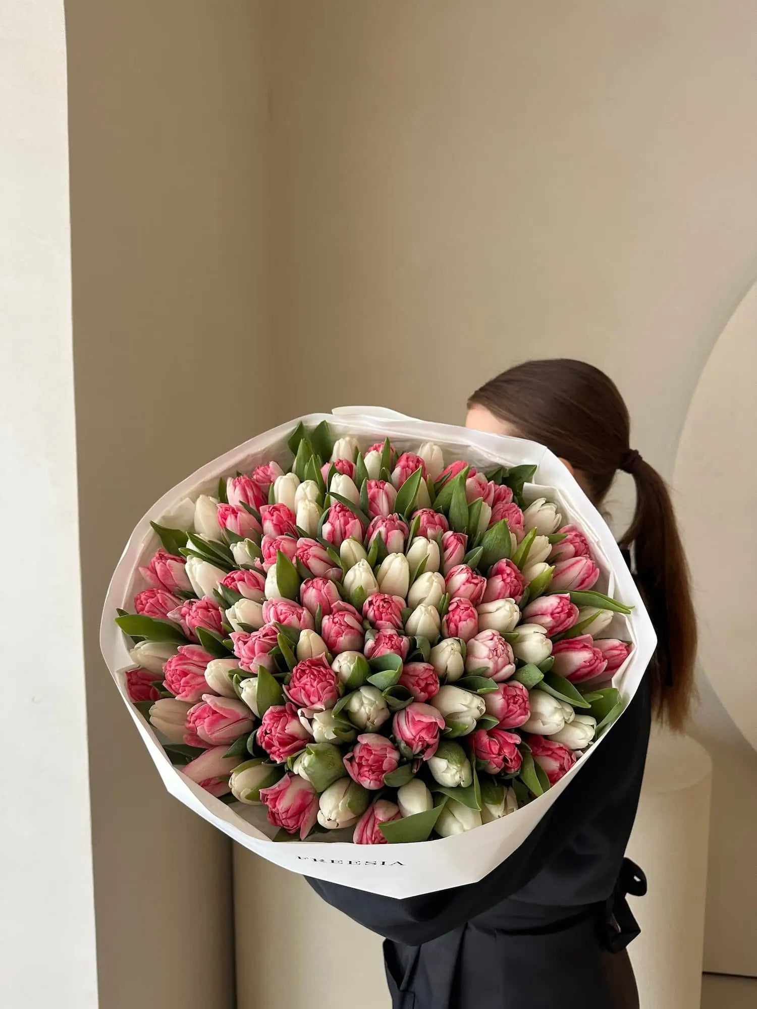 Букет з тюльпанів - Freesia