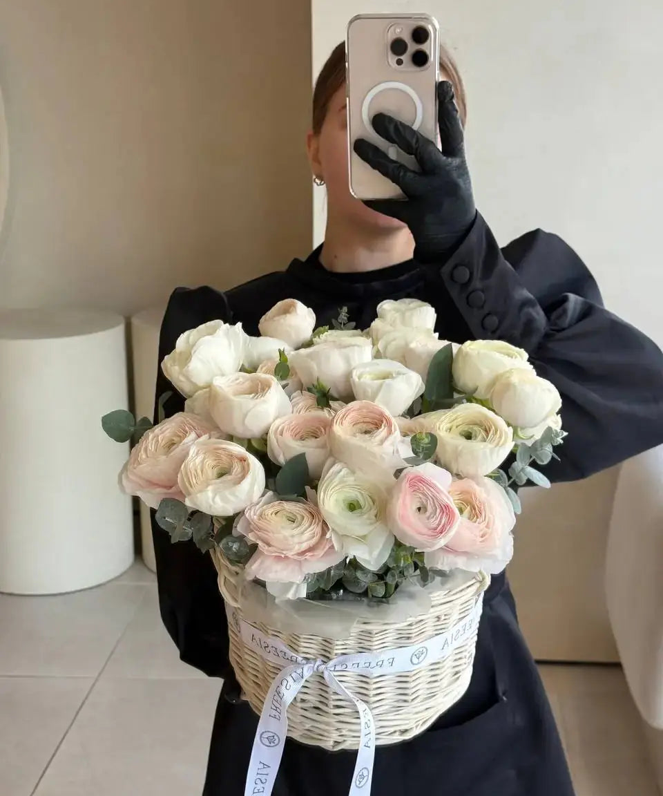 Ранункулюс у кошику - Freesia